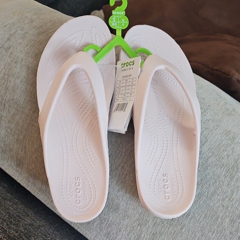CROCS NWT Classic Light Pink Sandals